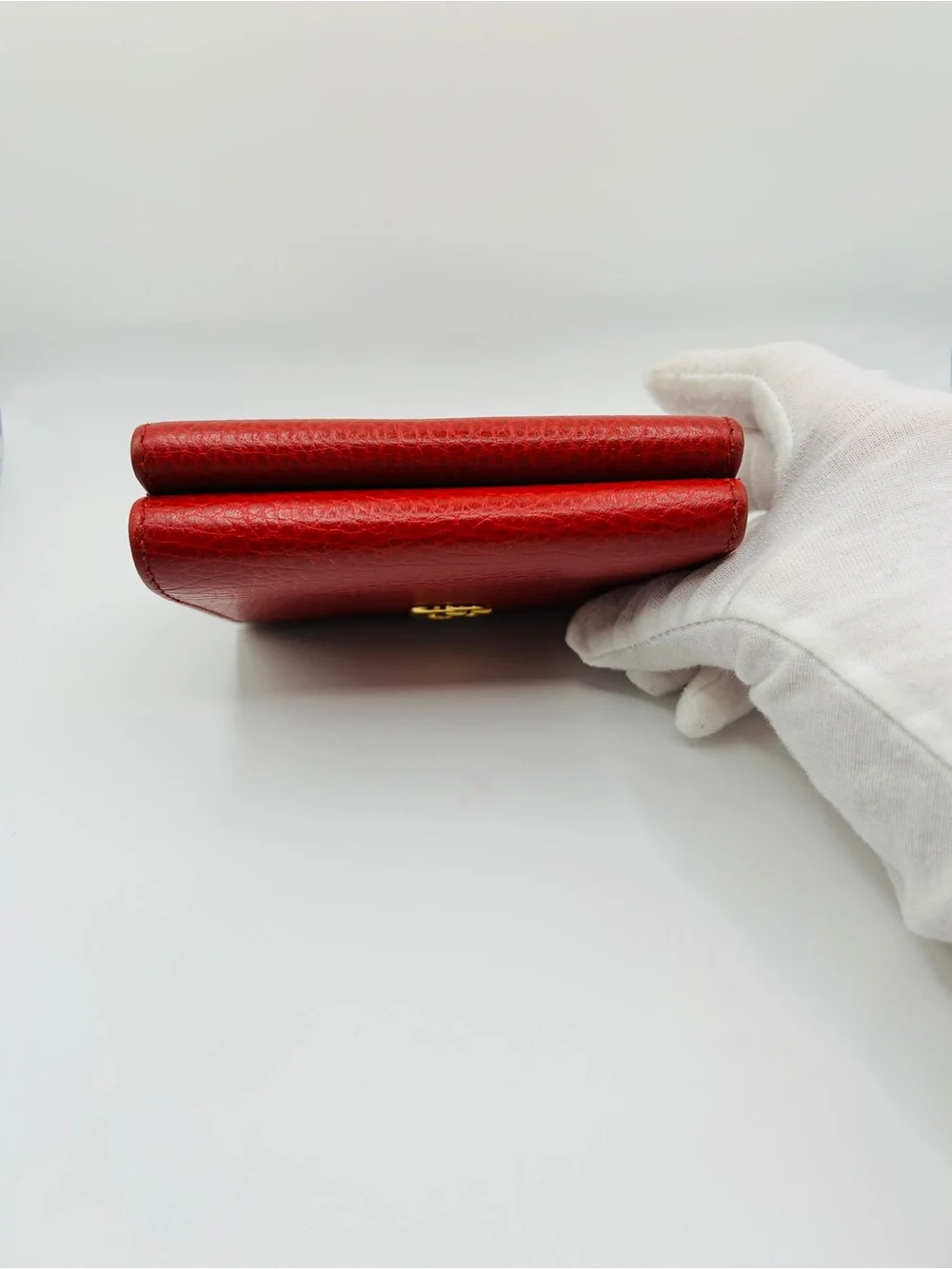 Gucci GG Marmont Tri-fold Red Pebbled Leather Wallet in Very Good Condition - Picture 6 of 17